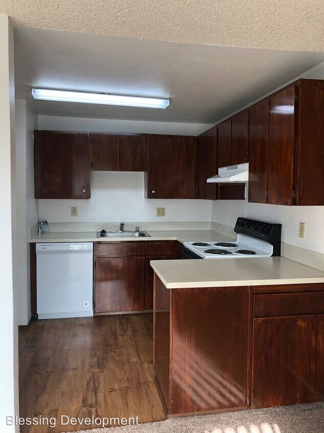 Primary Photo - 2 br, 1 bath Apartment - 404 27th St SE