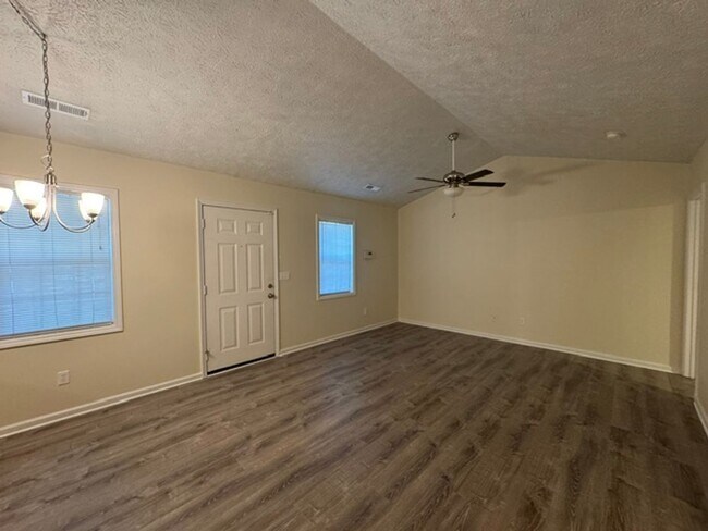 Building Photo - 642 Indian Wells Way