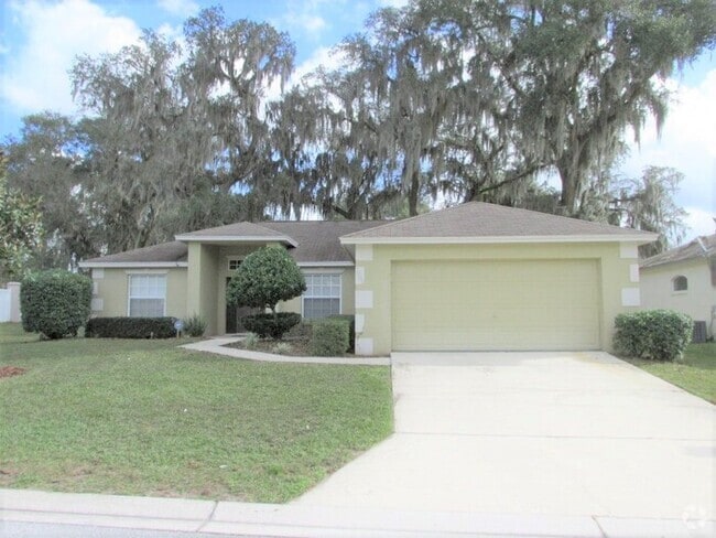 Building Photo - 7881 Manor Dr