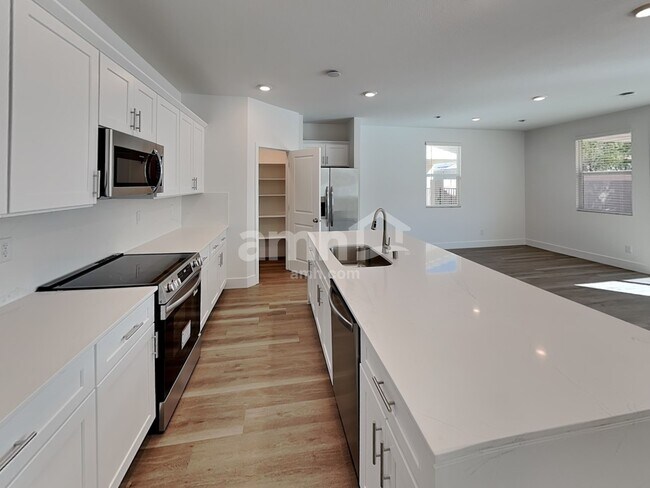 Foto del edificio - 5824 Fly Fisher St