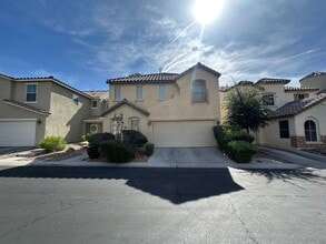 Building Photo - 5640 Woods Crossing St