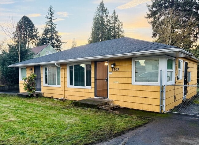 Photo - 5303 NE 72nd Ave. House