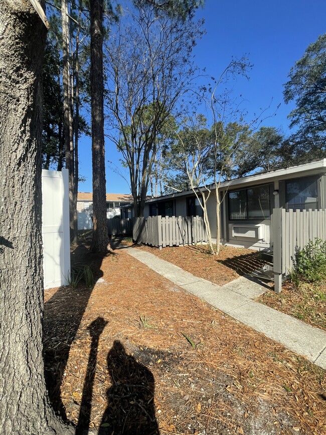 Building Photo - Westcreek II
