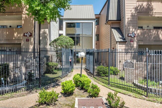 8415-8429 Hearth Dr - Entrada - Hearthwood Condo