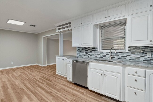 Building Photo - 2714 Doles Pl