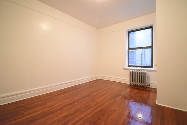 bedroom 1 - 419 W 129th St