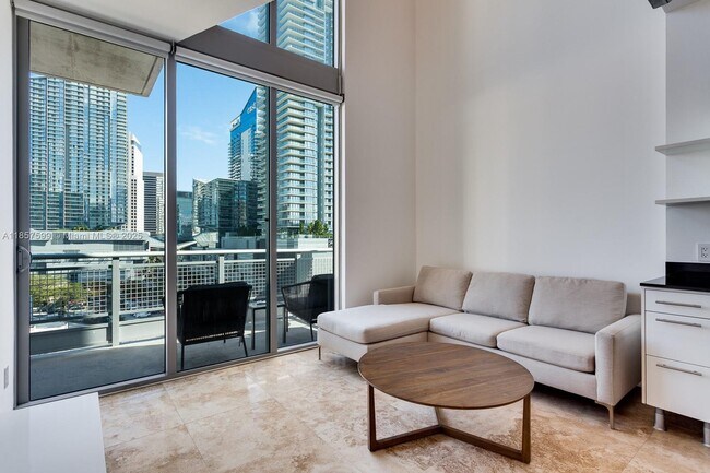 Foto del edificio - 690 SW 1st Ct