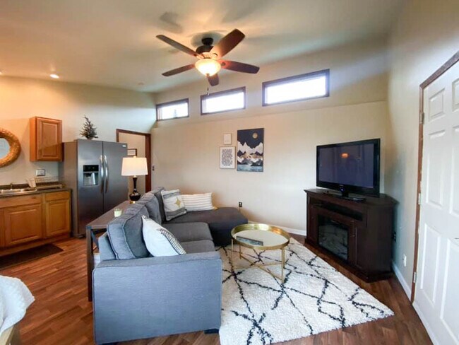 Building Photo - 6423 Switzerland Dr