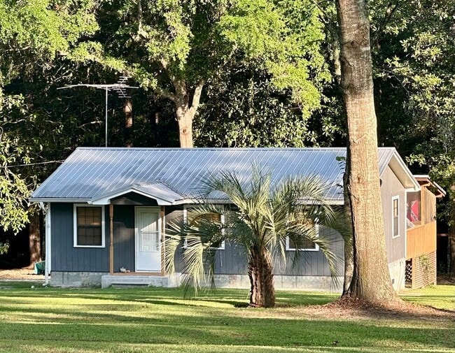 Building Photo - 54 Hardwood Hollow Rd