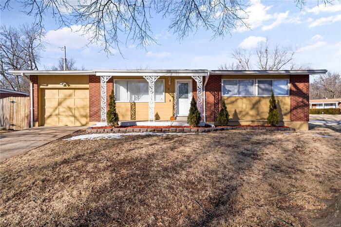 Primary Photo - Fantastic 3bd/1ba home! Let yourself in!