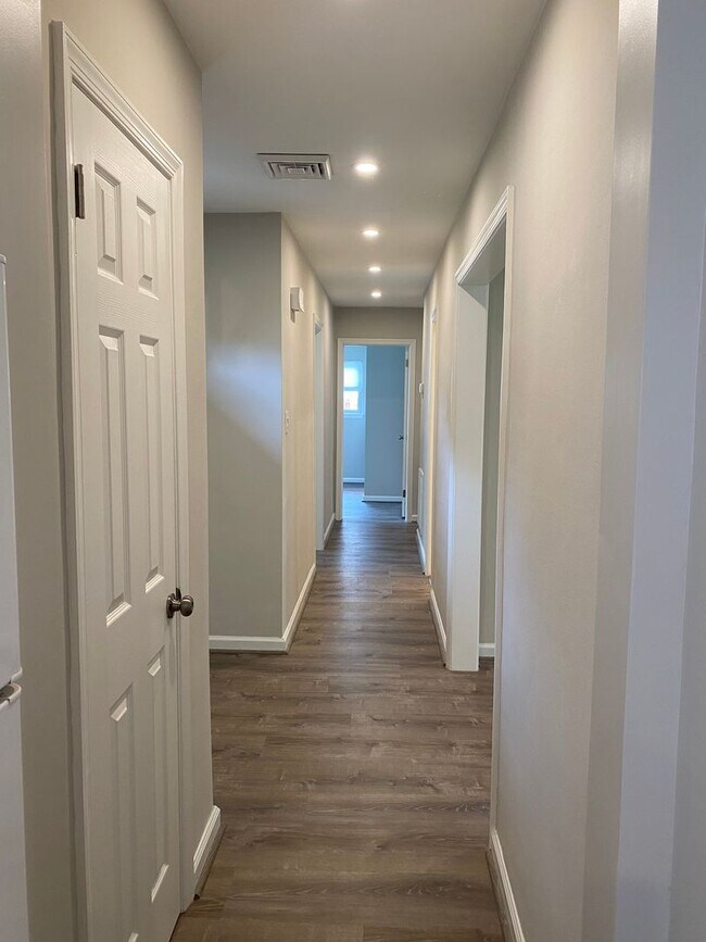 Building Photo - Beautiful Home for Rent in Windsor Woods!