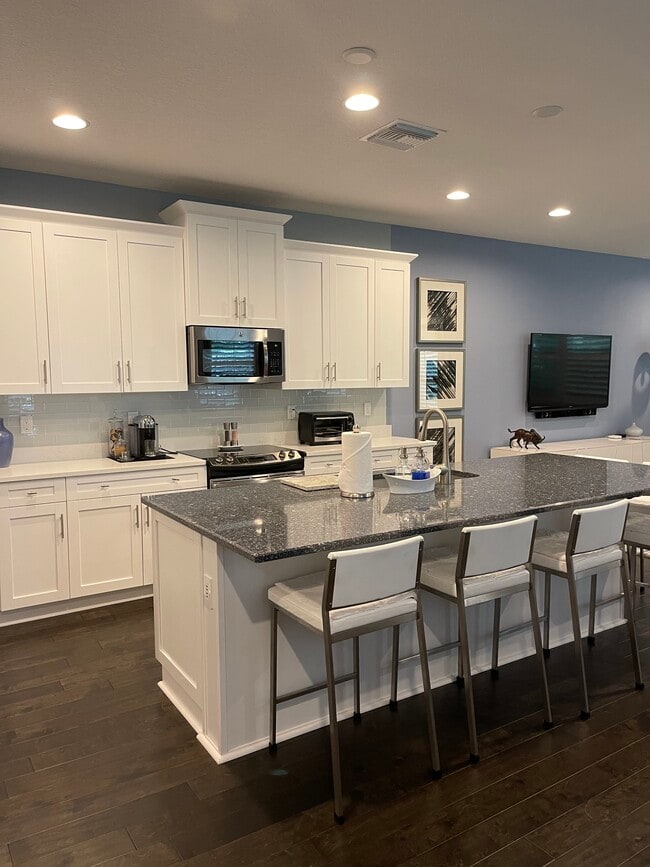 Building Photo - 3110 W Horatio St