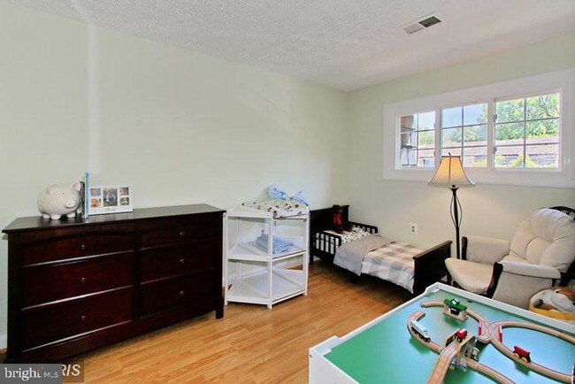 Building Photo - 216 S Virginia Ave