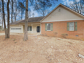 Building Photo - 930 Thornwood Cir