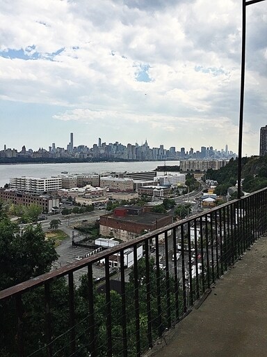 Otro - 118 Pine St