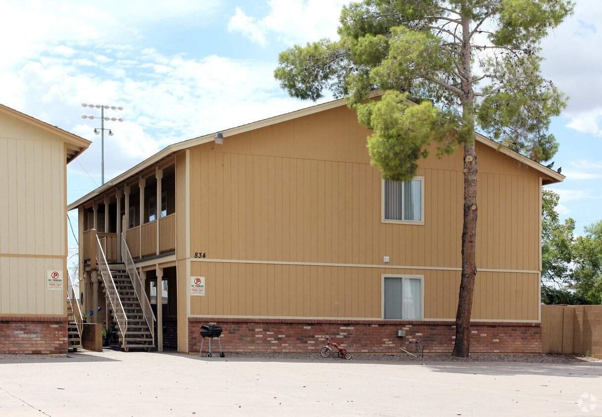 Foto principal - 834 N Cherry St