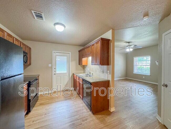 Foto del edificio - 204B Andy Ln