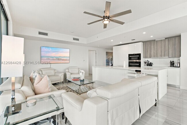 Foto del edificio - 730 N Ocean Blvd