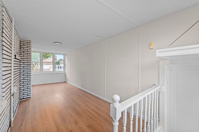 Building Photo - 2215 N Wood Ave