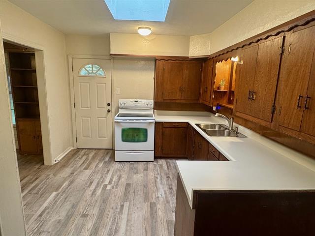 Foto del edificio - 2461 St Paul Rd