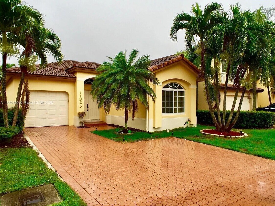 Foto principal - 11325 NW 52nd Ln