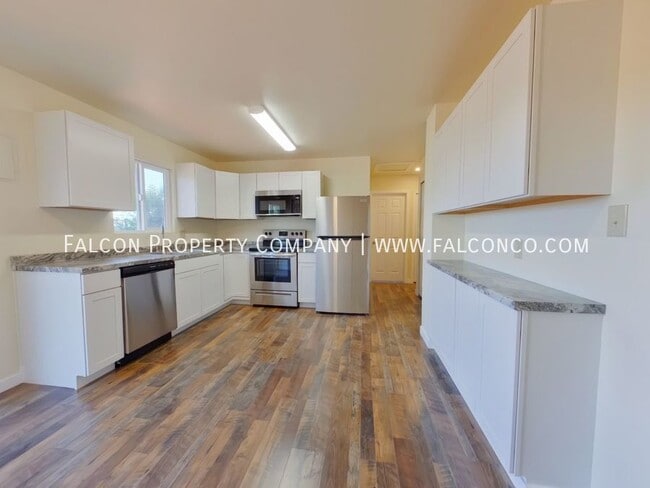 Foto del edificio - 475 Loomis Ave