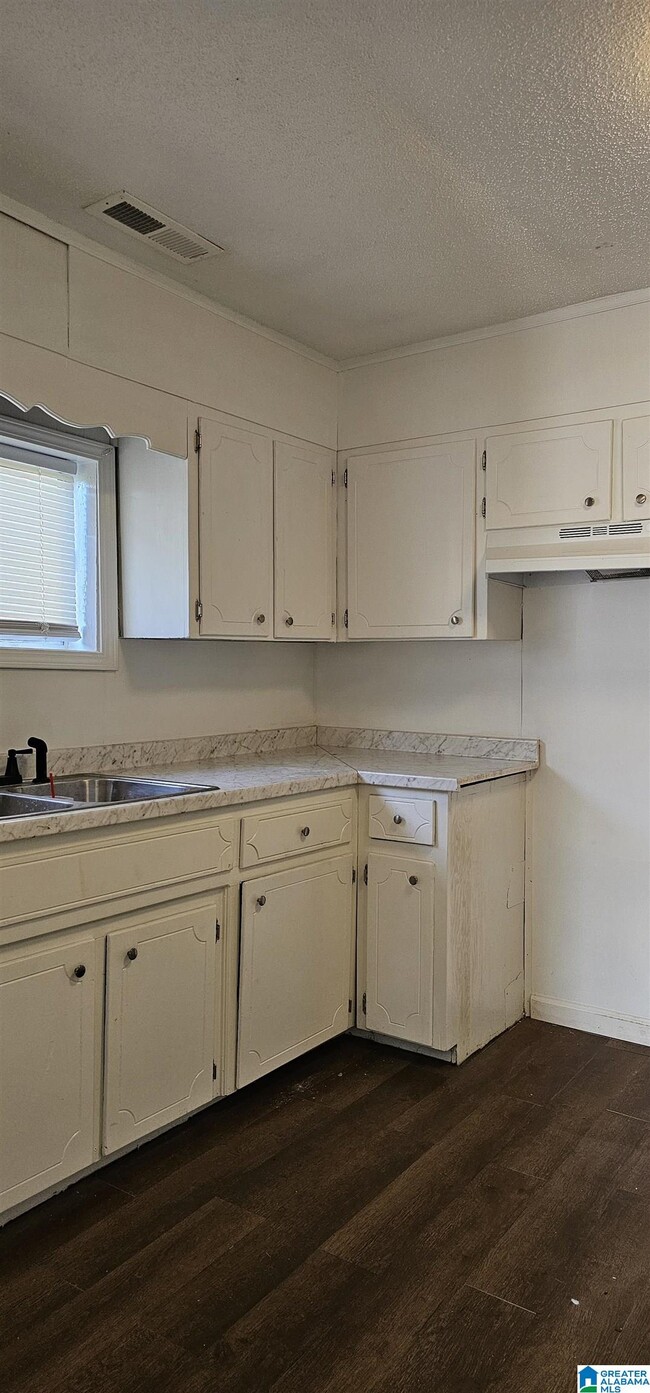 Building Photo - 529 12th St N