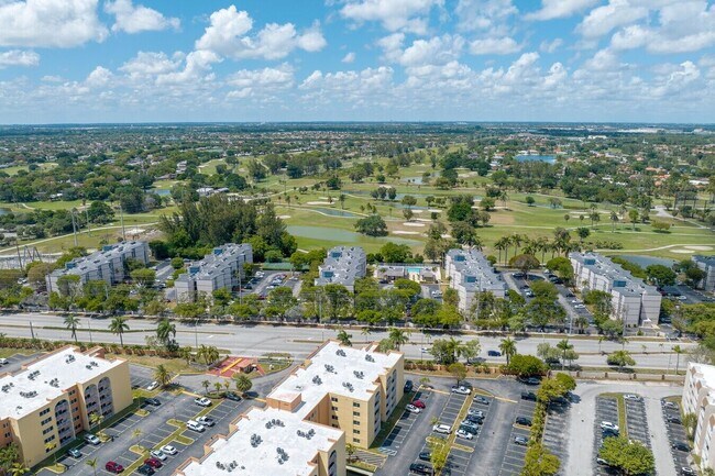 Foto del edificio - 6995 NW 186th St