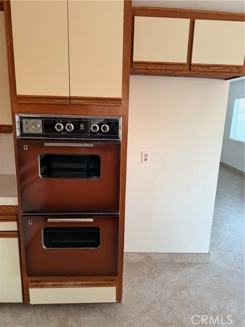 Building Photo - 551 W 40th St