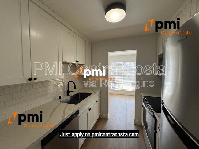 Foto del edificio - 320 N Civic Dr