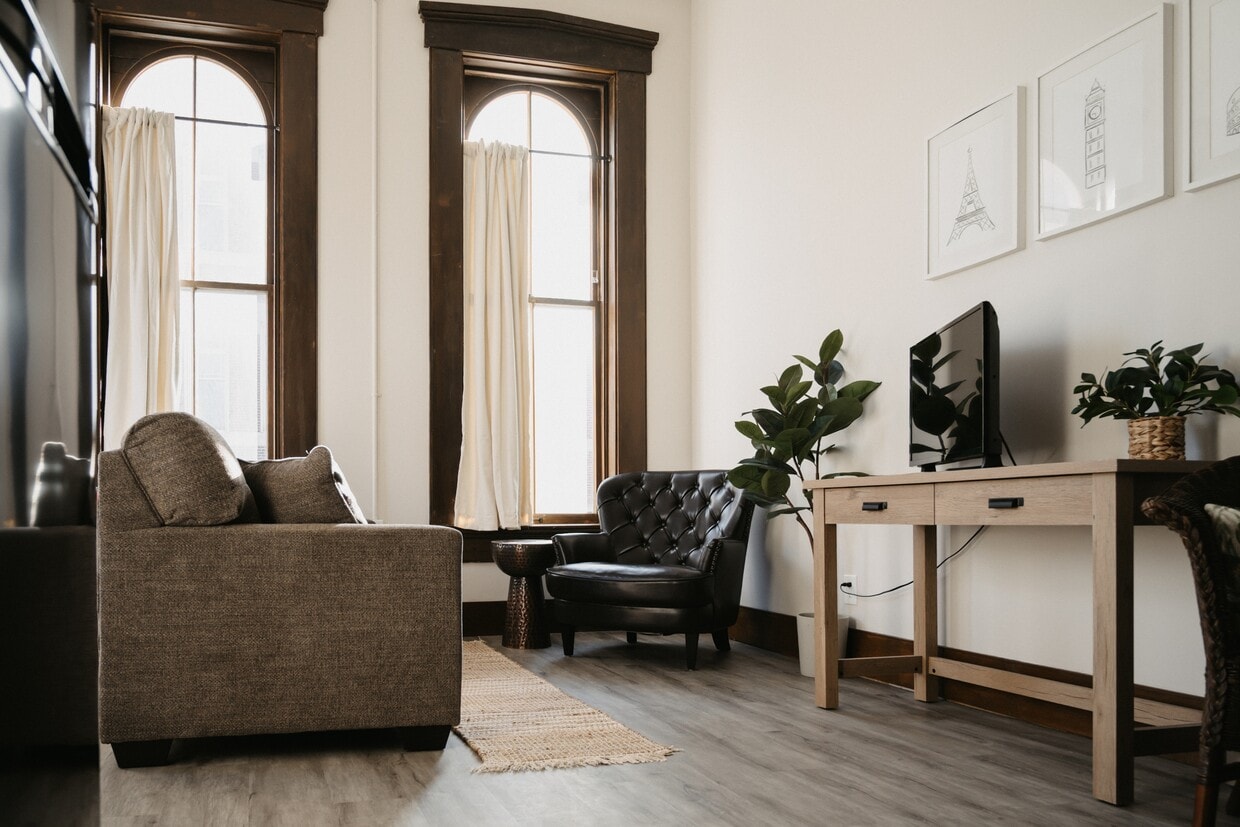 Primary Photo - 16 S Jackson St