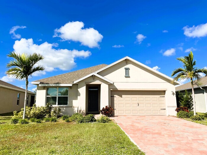 Foto principal - NE Cape Coral Single Family Home