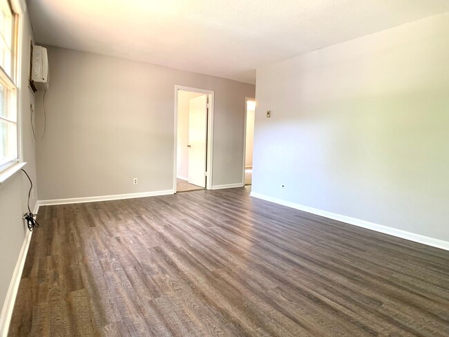 Building Photo - 72 E Fork Dr