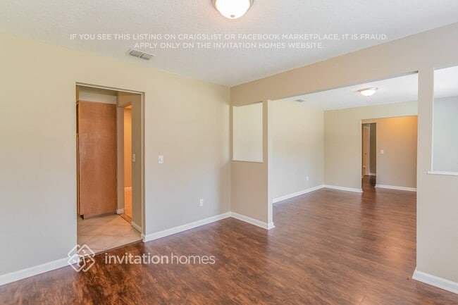 Building Photo - 8323 Country Creek Blvd