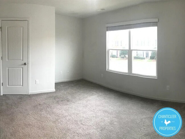 Building Photo - 19 Belhaven Dr