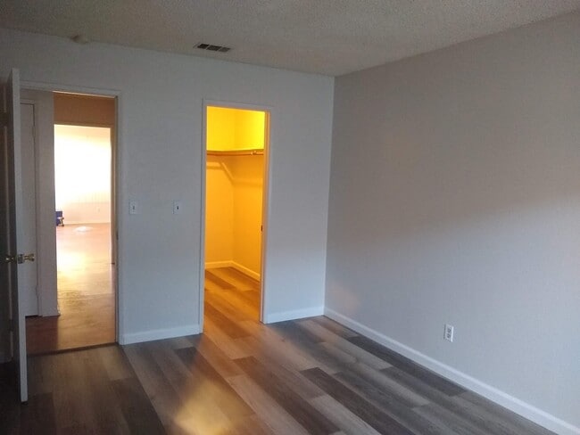 Building Photo - 836 E Avenue J12
