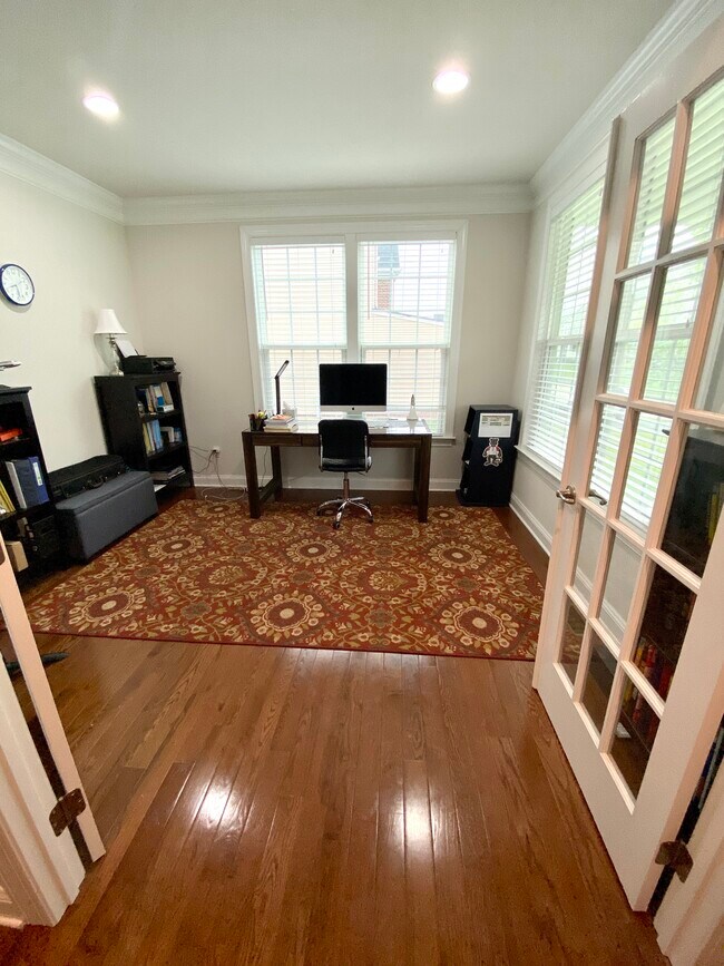 Study Room - 1709 Stevensan Dr