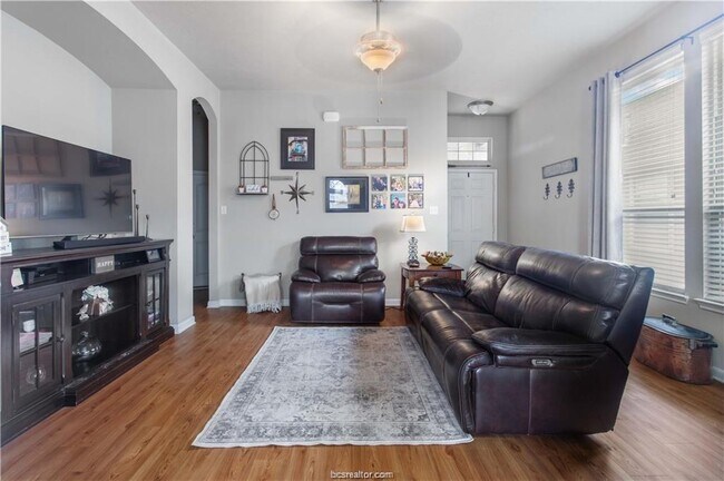 Foto del edificio - 15416 Baker Meadow Loop