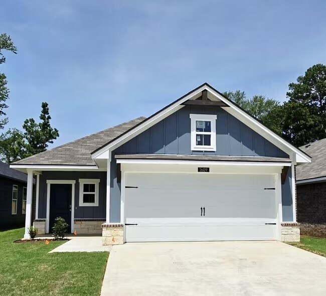 Foto del edificio - 1609 Everwood Ct