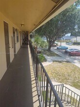 Building Photo - 625 SW 20th Ct