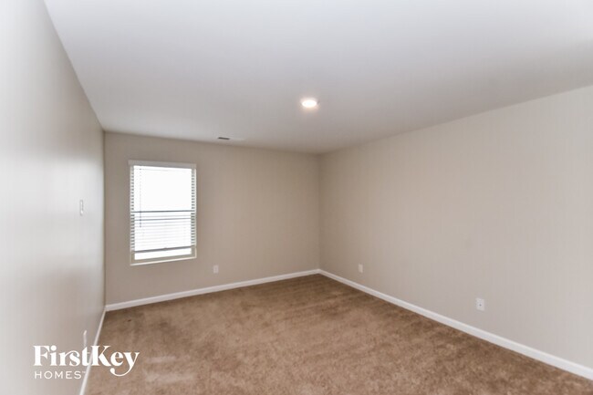 Building Photo - 3006 Chris Cir