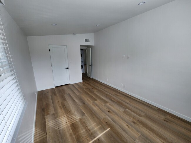 Bedroom 1 - 462 N Almont Dr