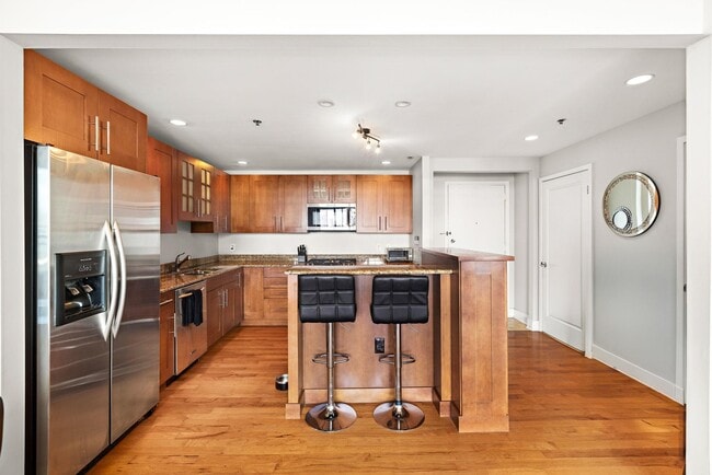 Building Photo - 1025 Maxwell Ln
