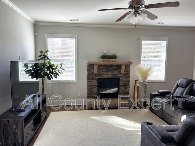 Foto del edificio - 6651 Rivergreen Rd