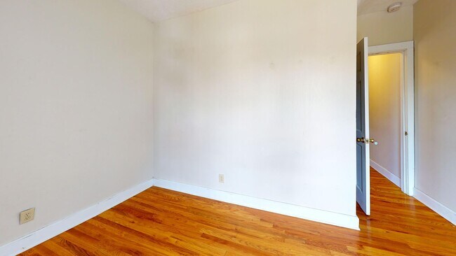 Building Photo - 1369 Indianola Ave