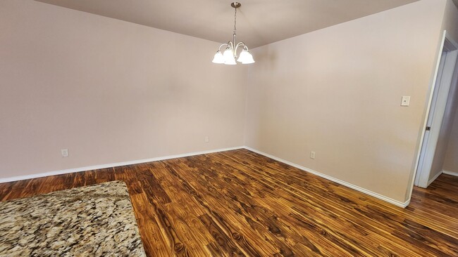 Building Photo - Charming 3-Bedroom House in Desirable Neig...