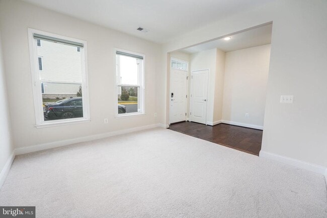 Building Photo - 2056 Alder Ln