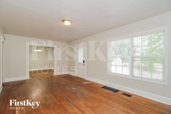 Building Photo - 1750 Avon Ave SW