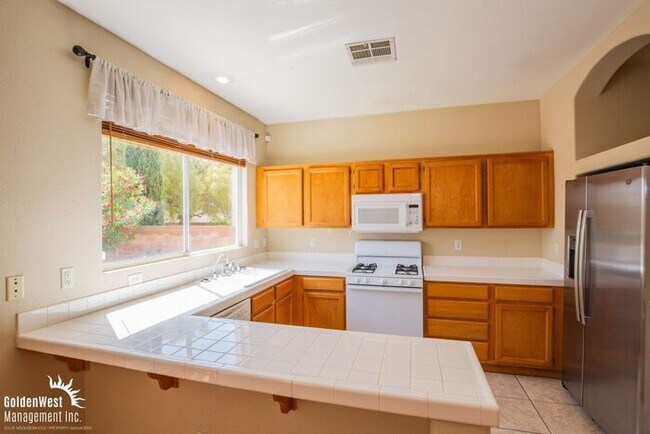 Building Photo - Lovely 3Bdm 2.5Ba Two-Story Home in the Heart of Summerlin!
