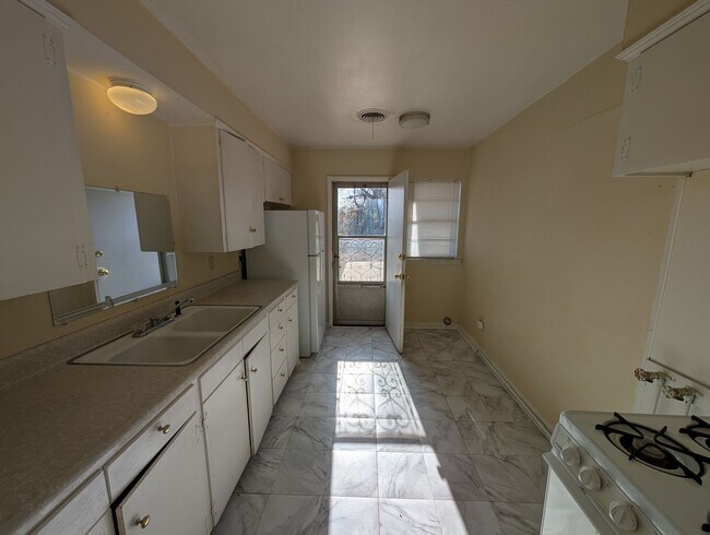 Foto del edificio - 2 bed, 1 bath duplex house in Edmond with central heat and air next to UCO campus